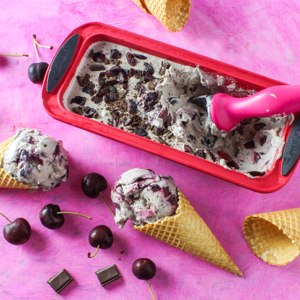 Creamy cherry chocolate chunk ice cream (vegan & paleo)