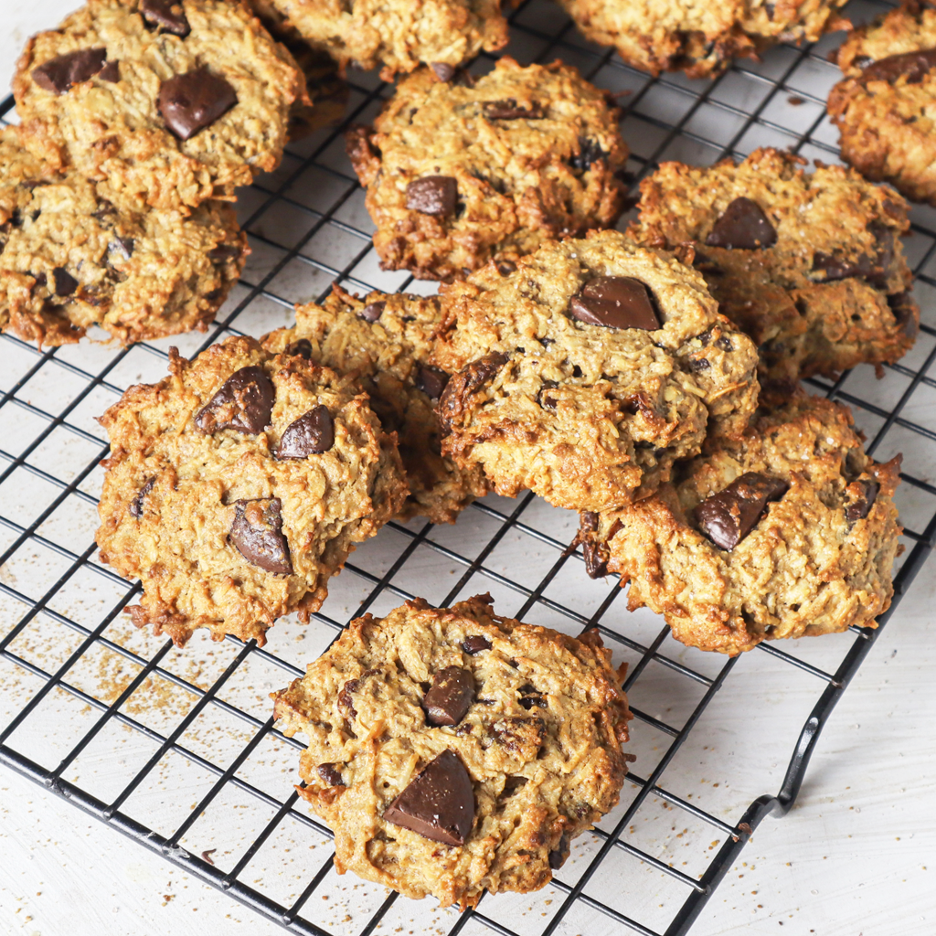 Vegan chocolate & date breakfast cookies